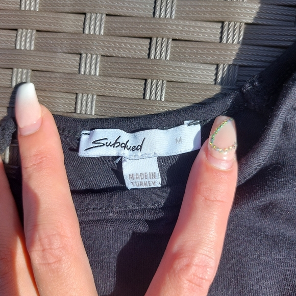 SUBDUED-black crop shirt - Picture 2 of 4